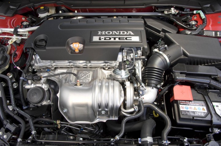 Honda Accord czyszczenie przepustnicy i EGR Drobne