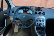Peugeot 308 SW: deska rozdzielcza. Fot. Moto.wieszjak.pl Peugeot 308 SW: deska rozdzielcza. Fot. Moto.wieszjak.pl