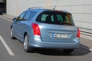 Peugeot 308 SW to jeden z niewielu kompaktów, które mają możliwość przewiezienia 7 osób. Fot. Moto.wieszjak.pl Peugeot 308 SW to jeden z niewielu kompaktów, które mają możliwość przewiezienia 7 osób. Fot. Moto.wieszjak.pl