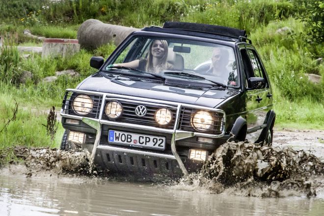 Volkswagen Golf Country to jeden z prekursorów popularnego dziś segmentu SUV. Niegdyś niedoceniony, dziś stanowi interesującą pozycję na mapie samochodów klasycznych.