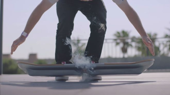 Lexus hoverboard jak działa latająca deskorolka? Infor.pl